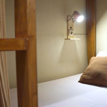 יוגיאקרטה The Sleepingroom Hostel מראה חיצוני תמונה