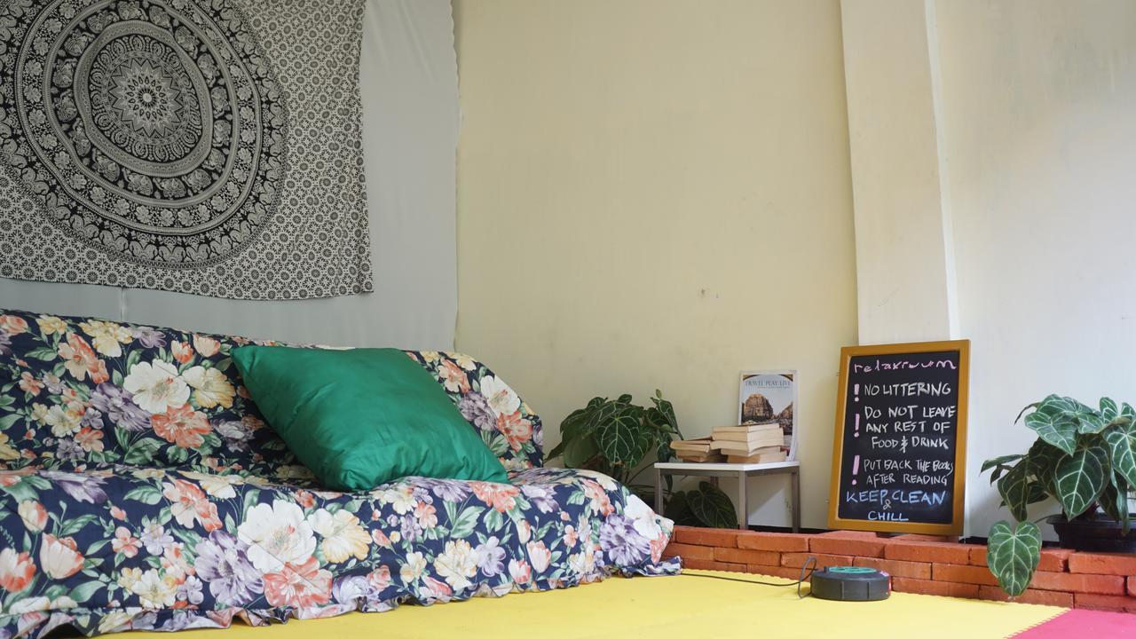 יוגיאקרטה The Sleepingroom Hostel מראה חיצוני תמונה