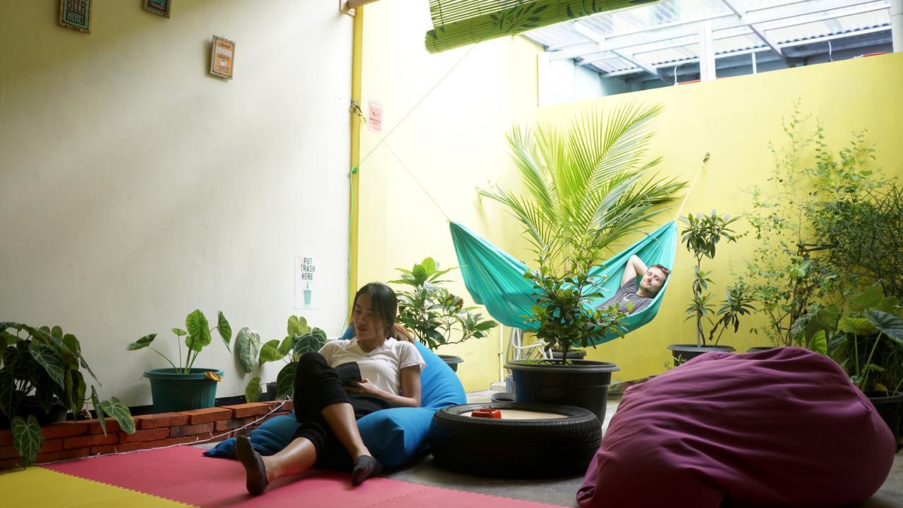 יוגיאקרטה The Sleepingroom Hostel מראה חיצוני תמונה