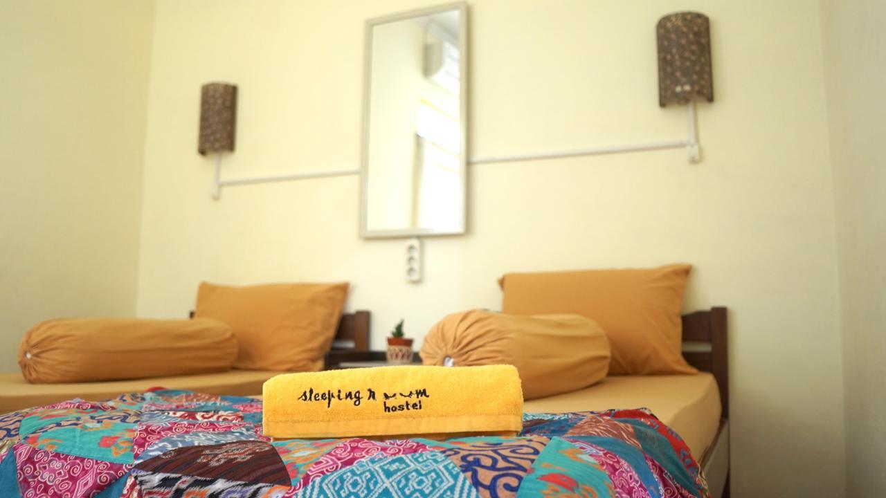 יוגיאקרטה The Sleepingroom Hostel מראה חיצוני תמונה