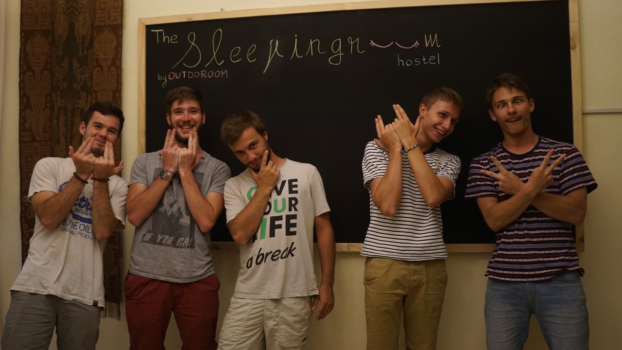 יוגיאקרטה The Sleepingroom Hostel מראה חיצוני תמונה