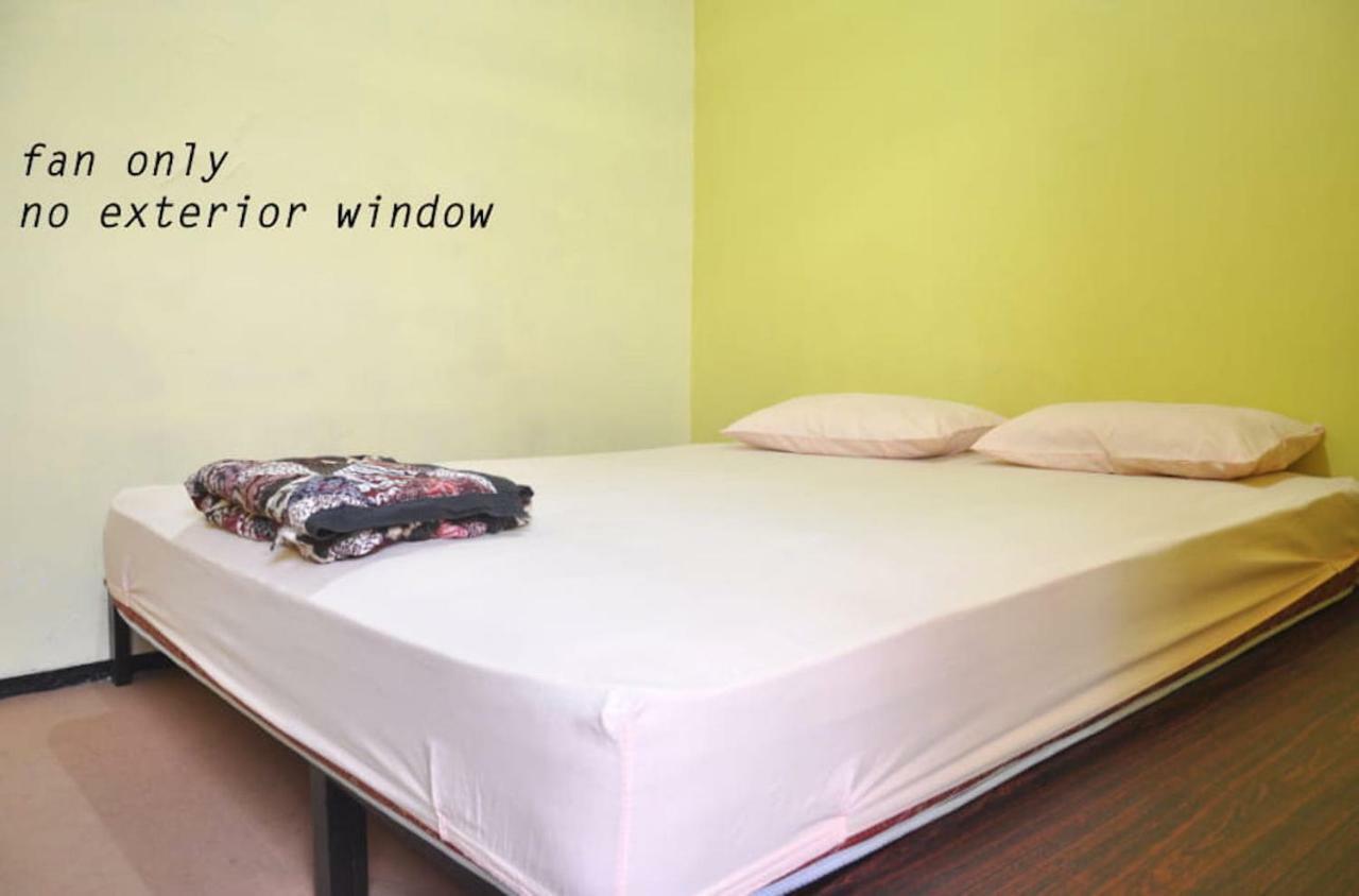 יוגיאקרטה The Sleepingroom Hostel מראה חיצוני תמונה