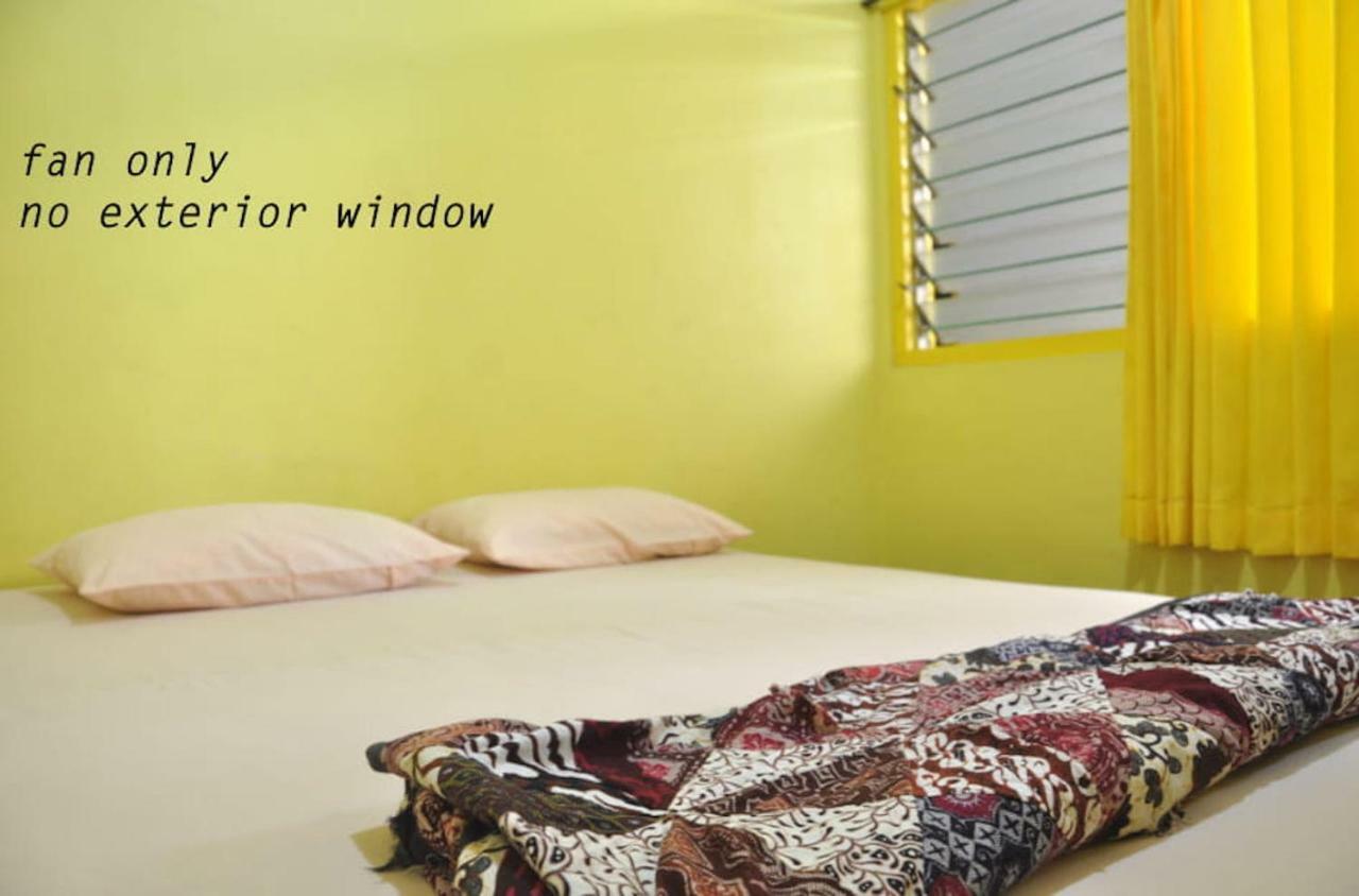יוגיאקרטה The Sleepingroom Hostel מראה חיצוני תמונה